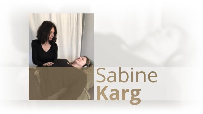 Physiotherapeut arbeitet mit Schallpause